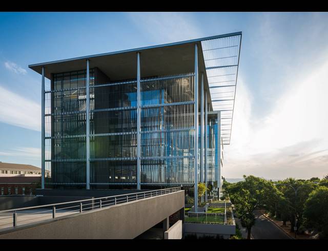 1,638M² OFFICE TO LET IN ROSEBANK